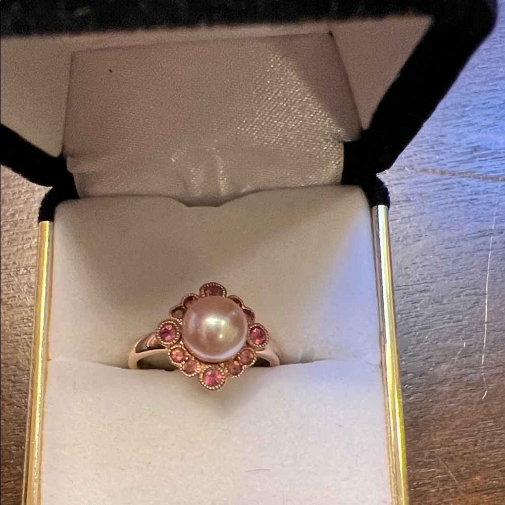 Vintage style rose gold and freshwater pearl ring, size 7